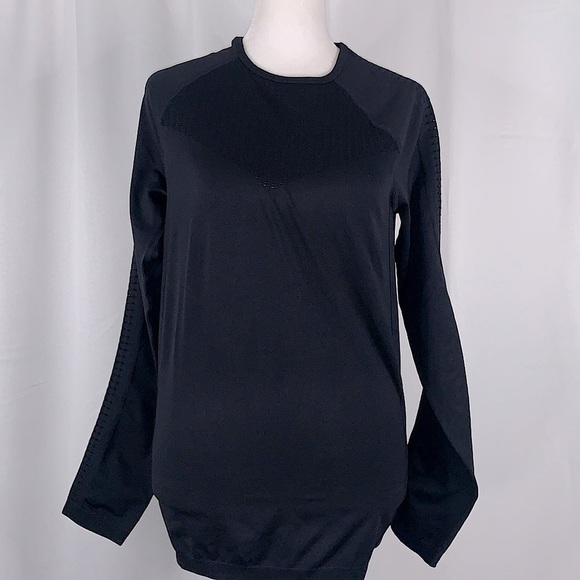 Fabletics Black Sync Seemless Long Sleeve Athletic Top- NWT - Picture 3 of 15